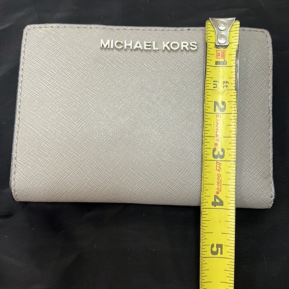 Michael Kors Wallet - Picture 9 of 13